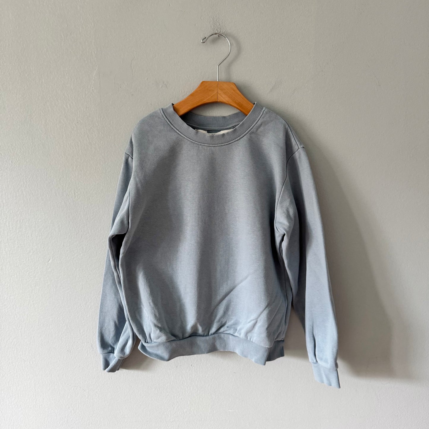H&M / Smokey blue sweatshirt / 6-8Y