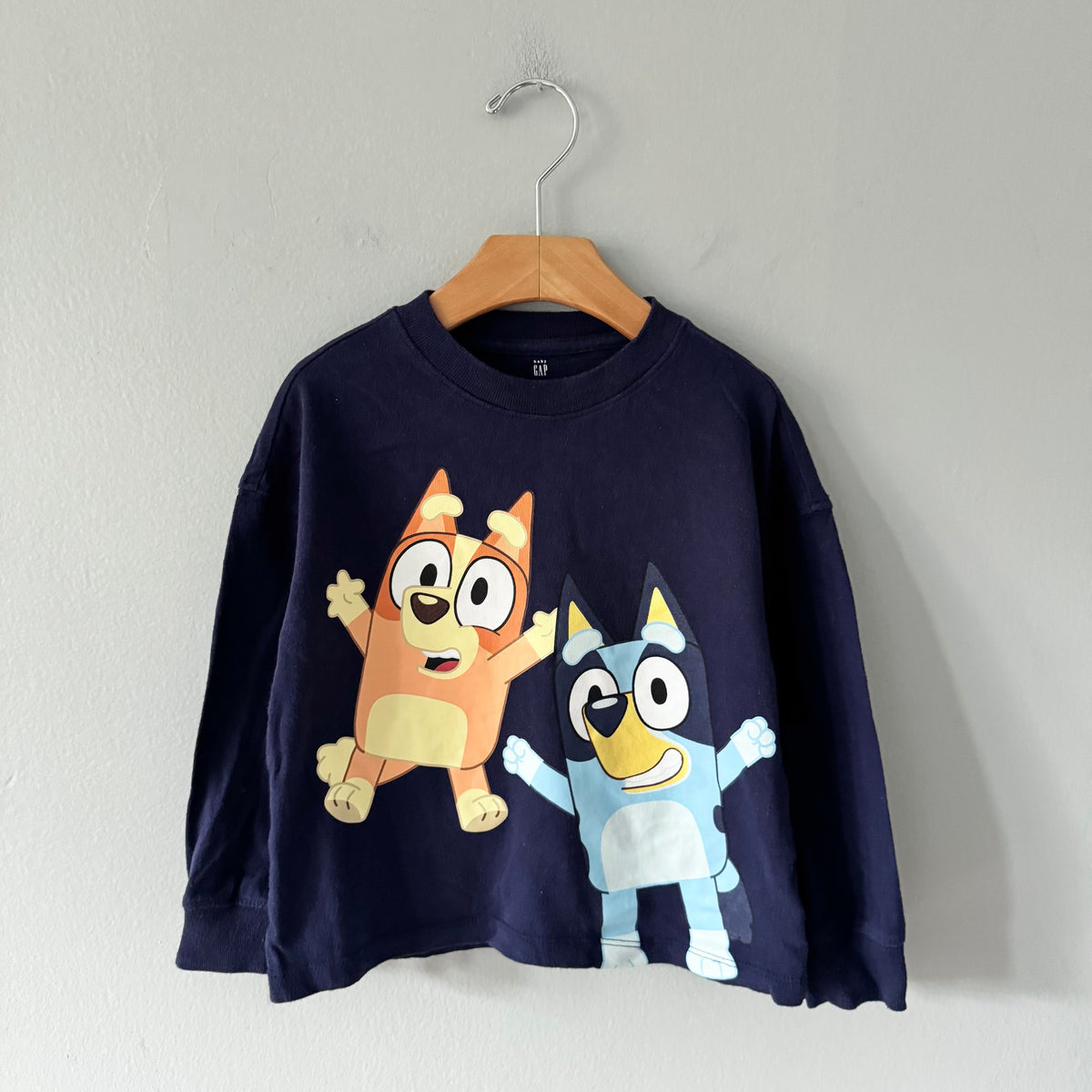 Gap x Bluey / Navy long sleeve / 4Y