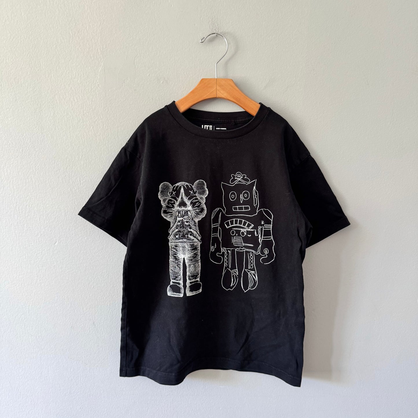 Uniqlo / Kaws x Warhol black T-shirt / 11-12Y