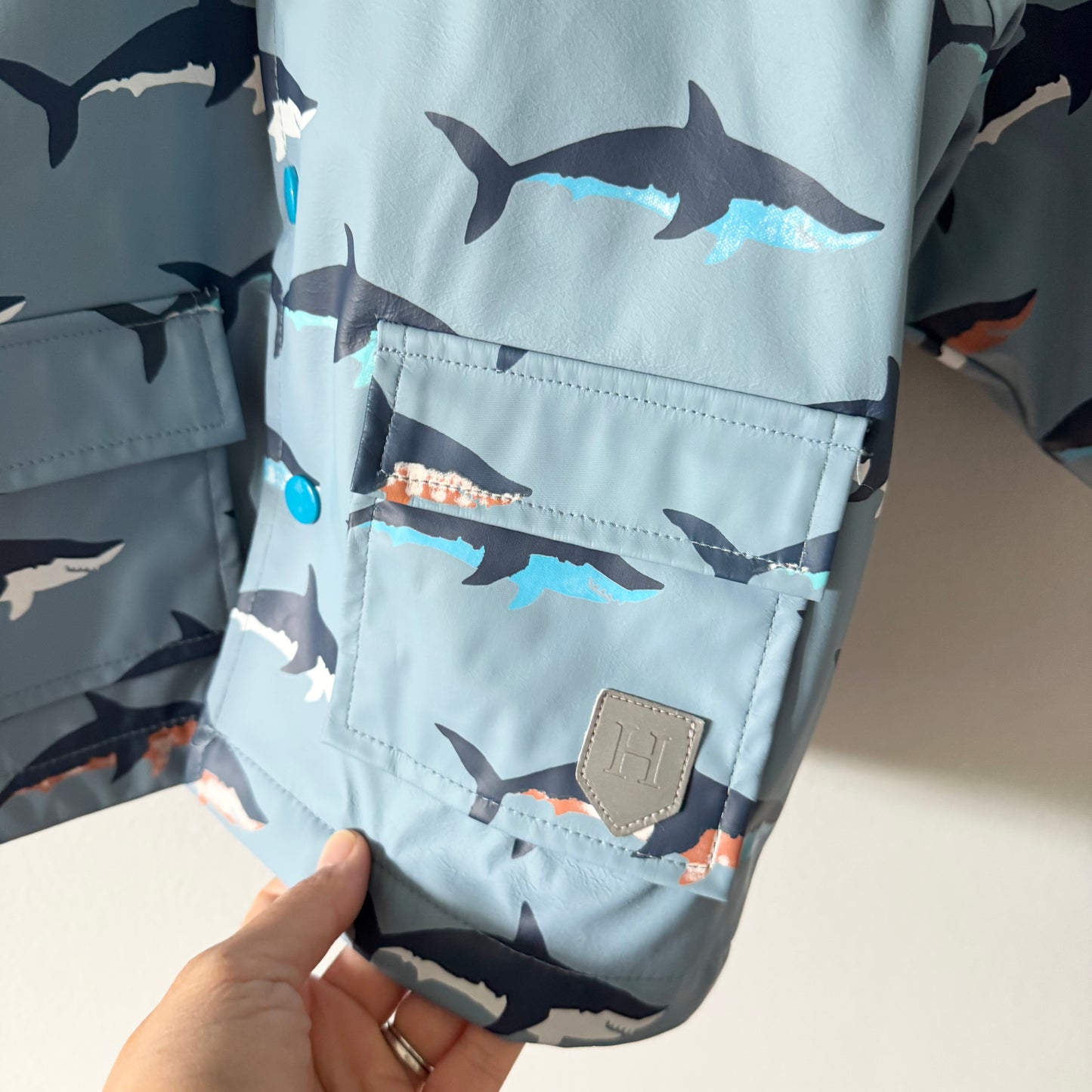 Hatley / Smokey blue x shark rain jacket / 18-24M