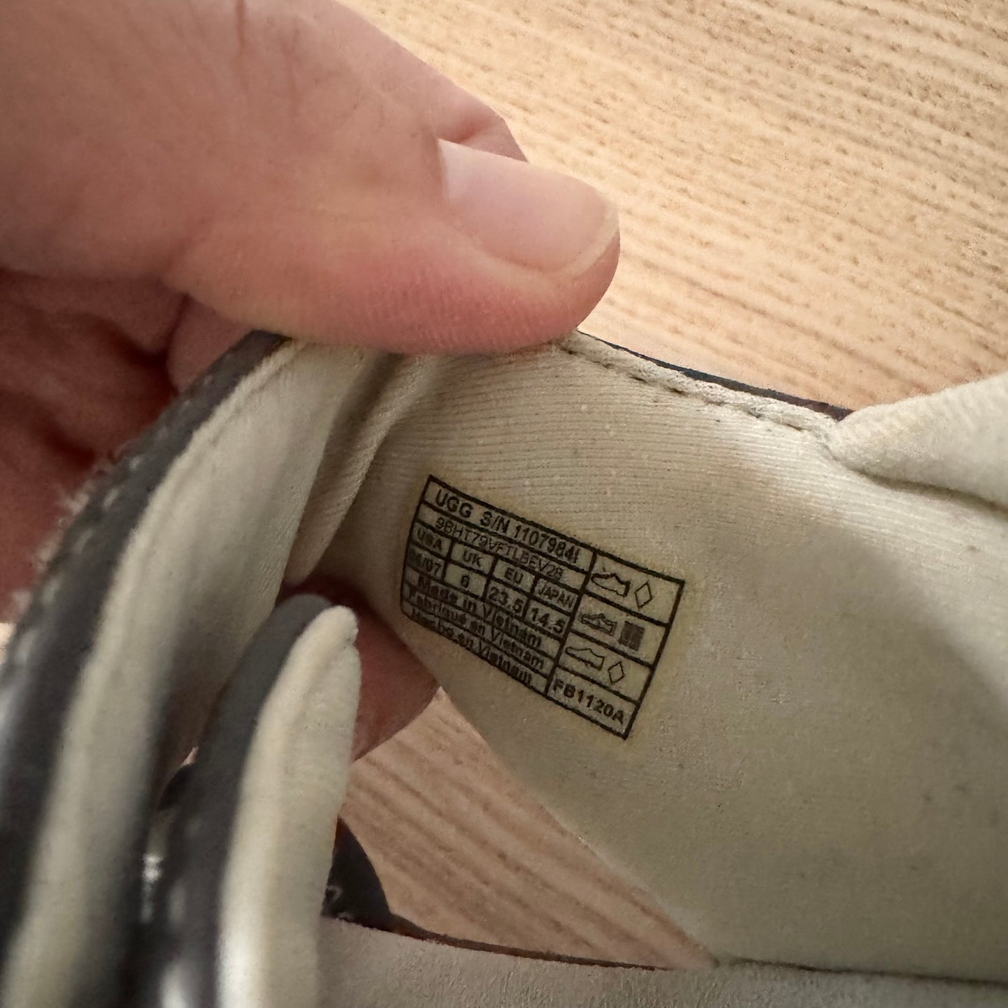 UGG / Sandales / US6-7Y