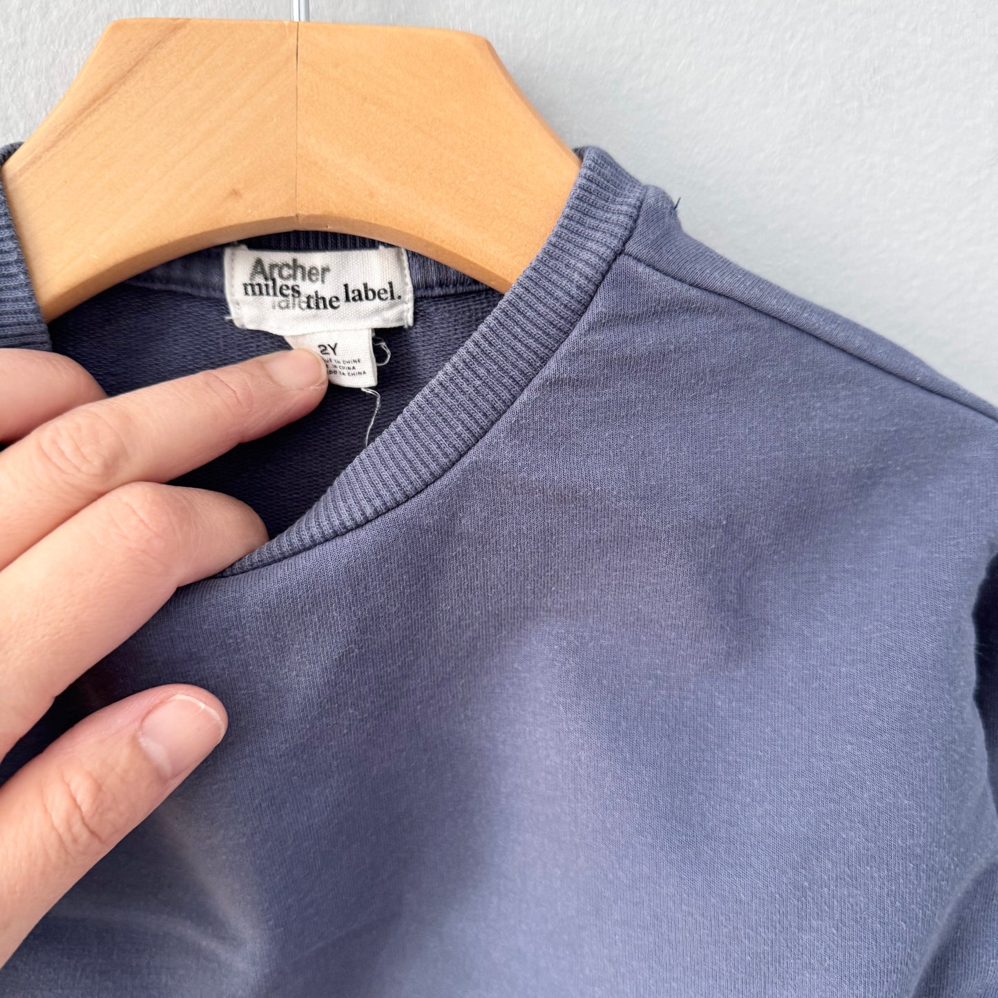 Miles the label / Navy sweatshirt / 2Y