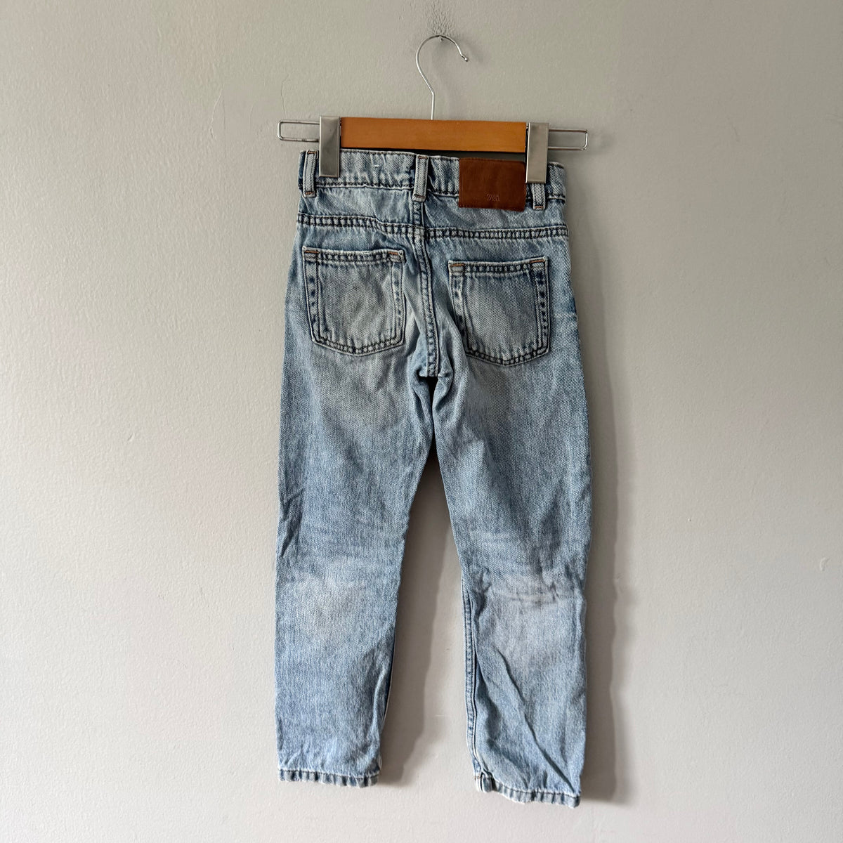 Zara / Damaged denim / 6-7Y