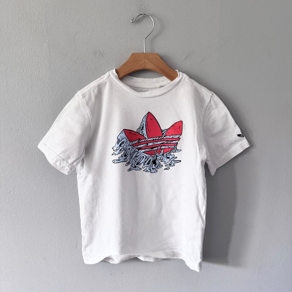 Adidas / White T-shirt / 5Y