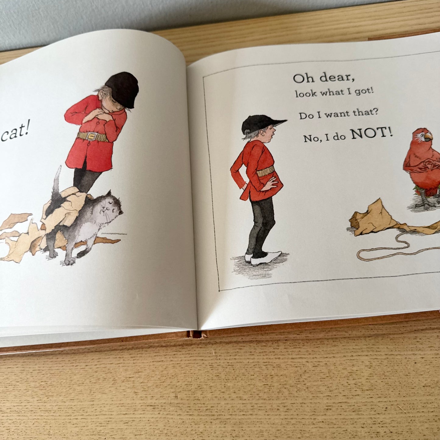 Oh Dear, Look What I Got! / Michael Rosen & Helen Oxenbury