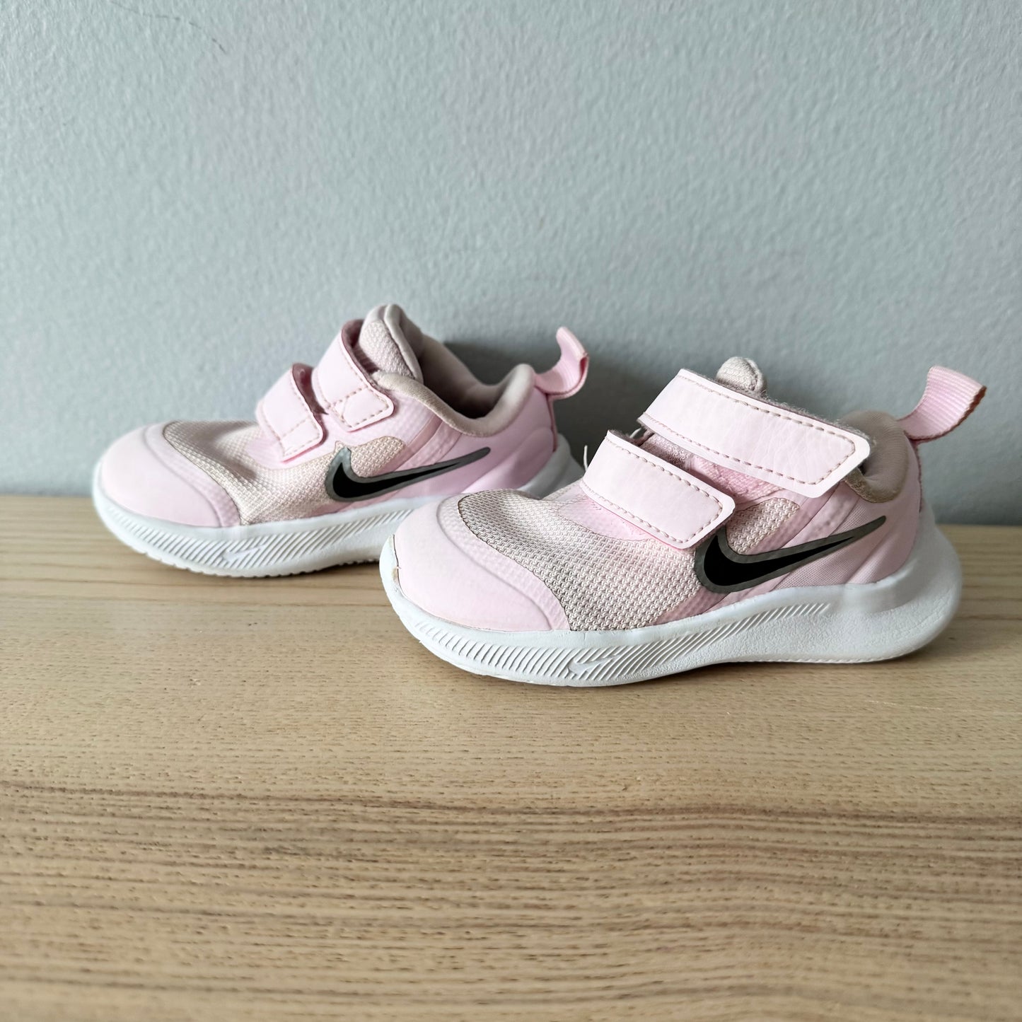Nike / Baskets rose clair / US5
