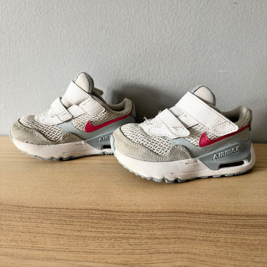 Nike / Sneaker / US7