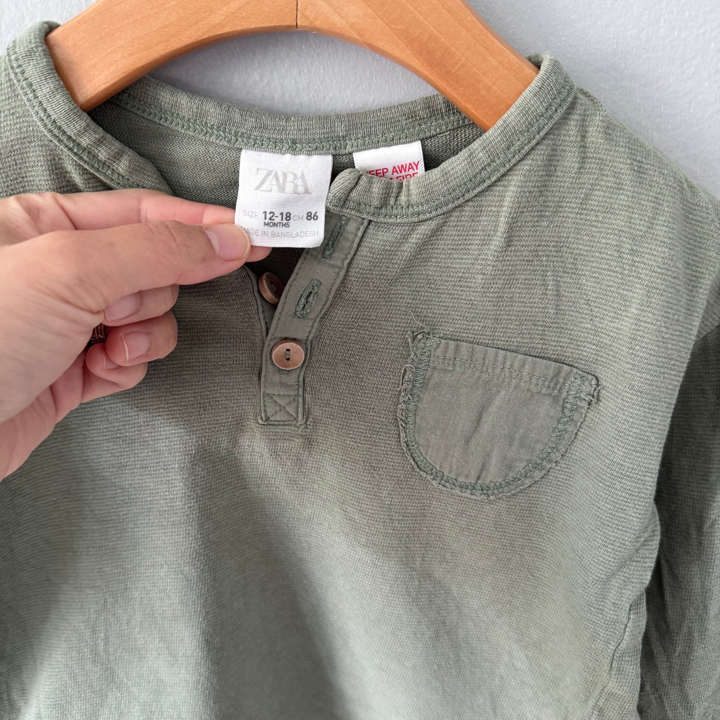 Zara / Manches longues vertes / 12-18M