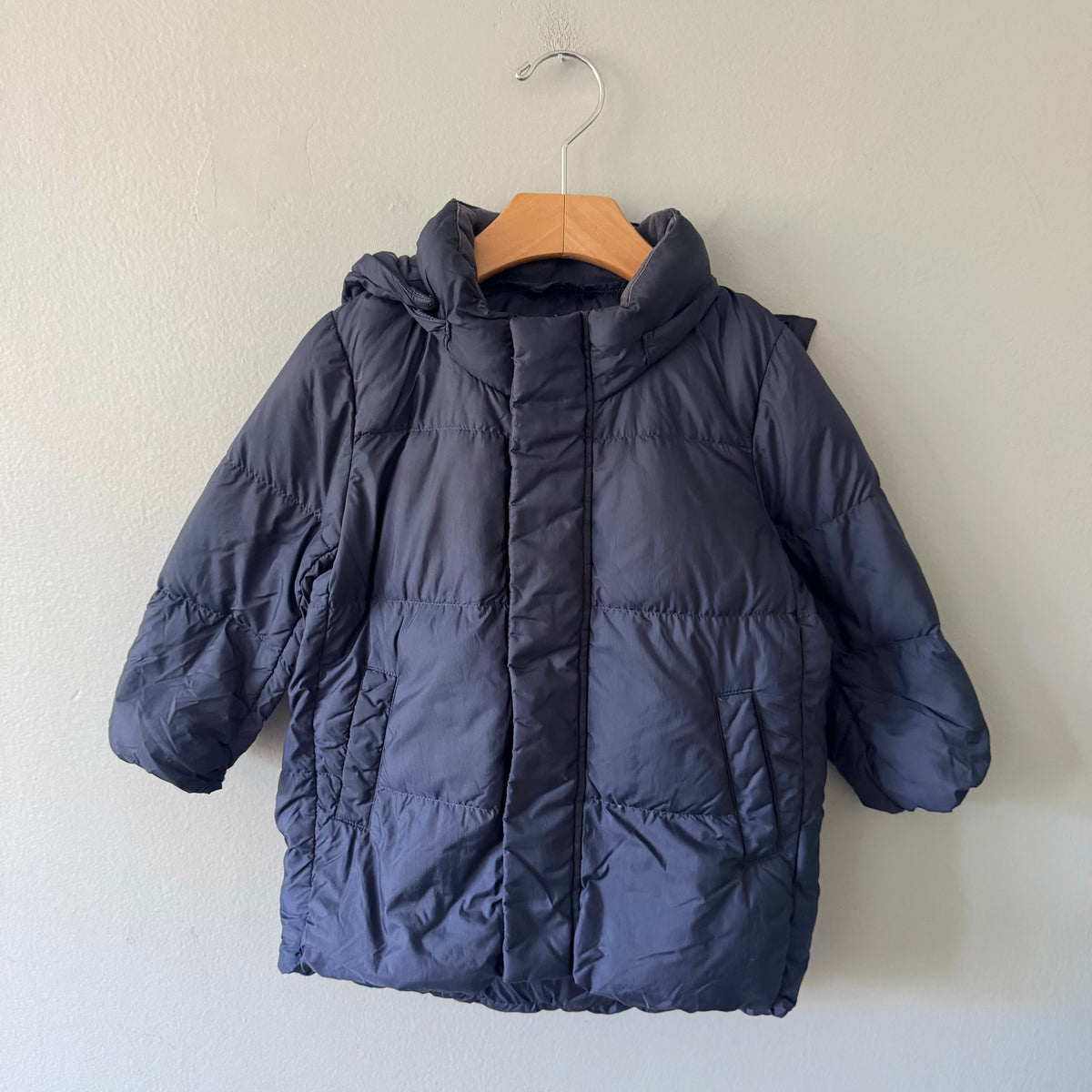 Uniqlo / Navy puffer jacket / 18-24M