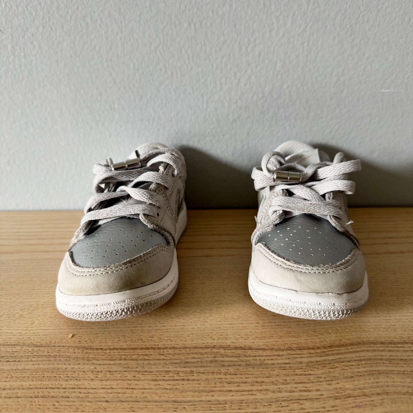 Nike / Air Jordan / US8 - 2 Available
