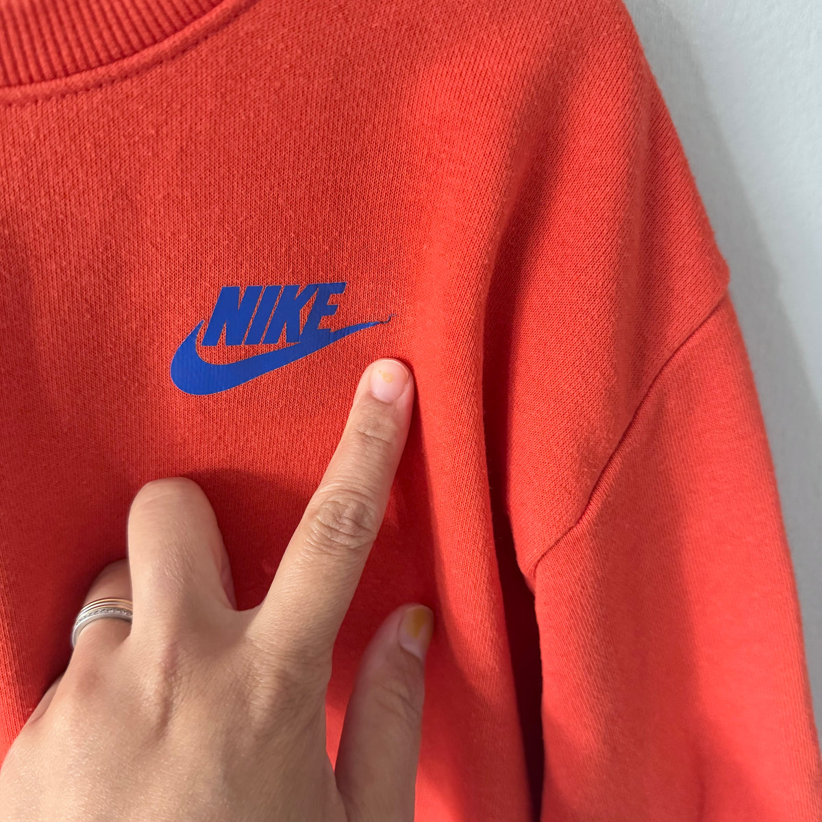 Nike / Orange sweatshirt / 4-5Y