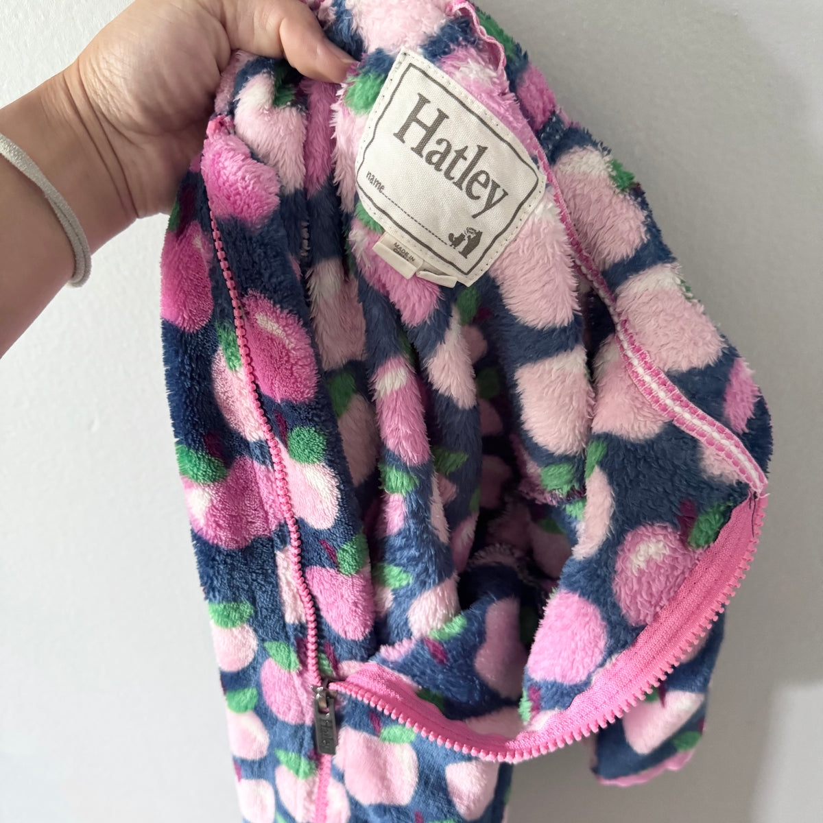 Hatley / Navy x pink apple fleece romper / 9-12M