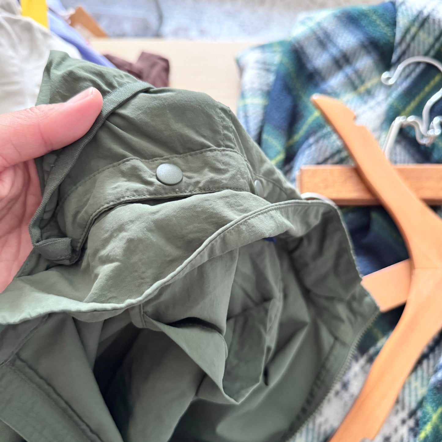 Uniqlo / Khaki packable jacket / 5-6Y