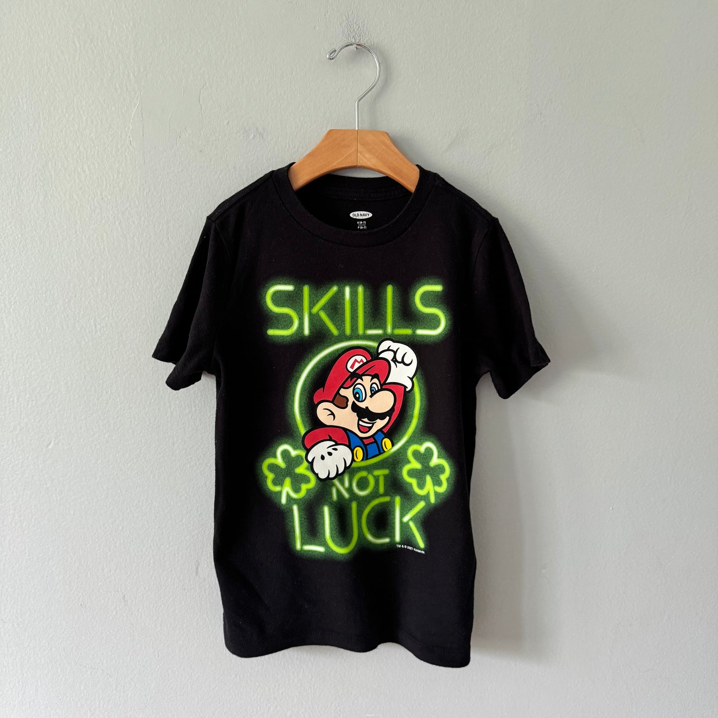 Super Mario x Old Navy / Black T-shirt / 6-7Y