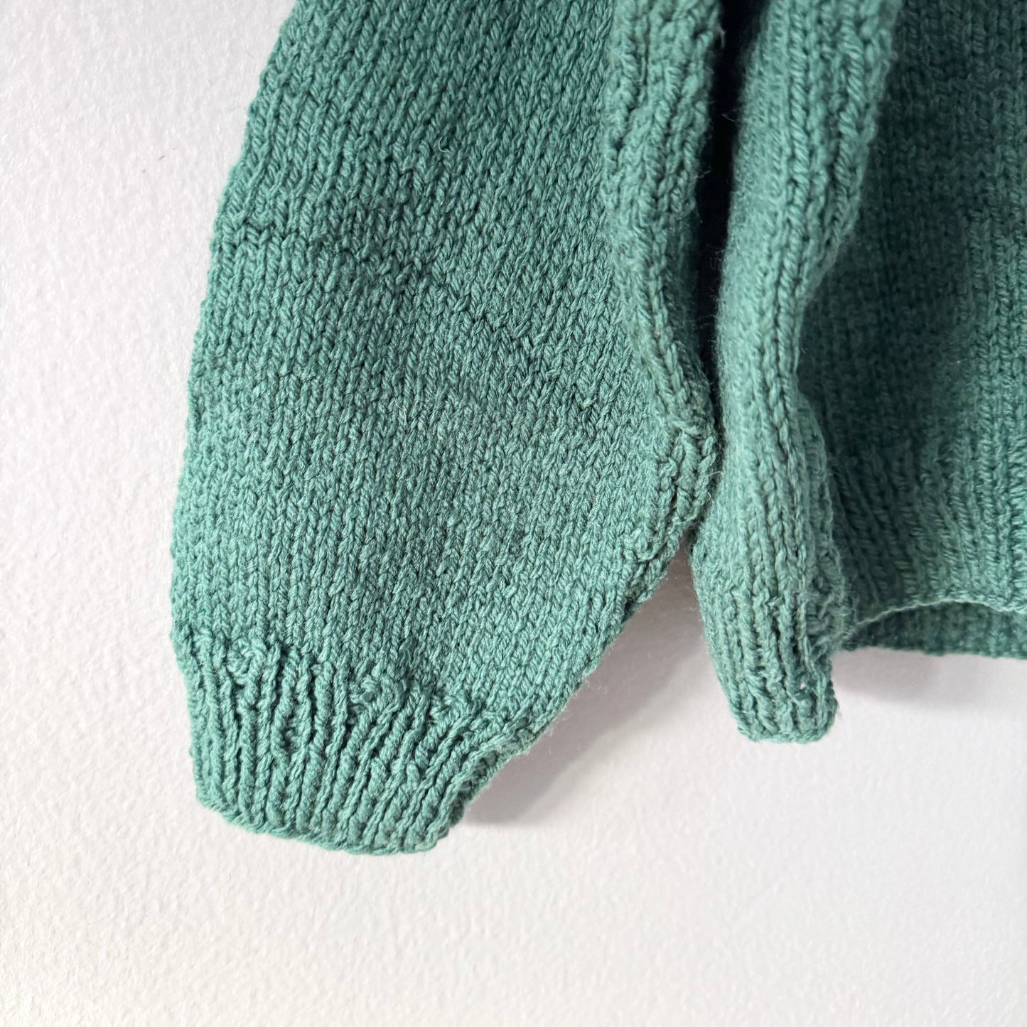 Handmade / Green buttoned cardigan / 5T