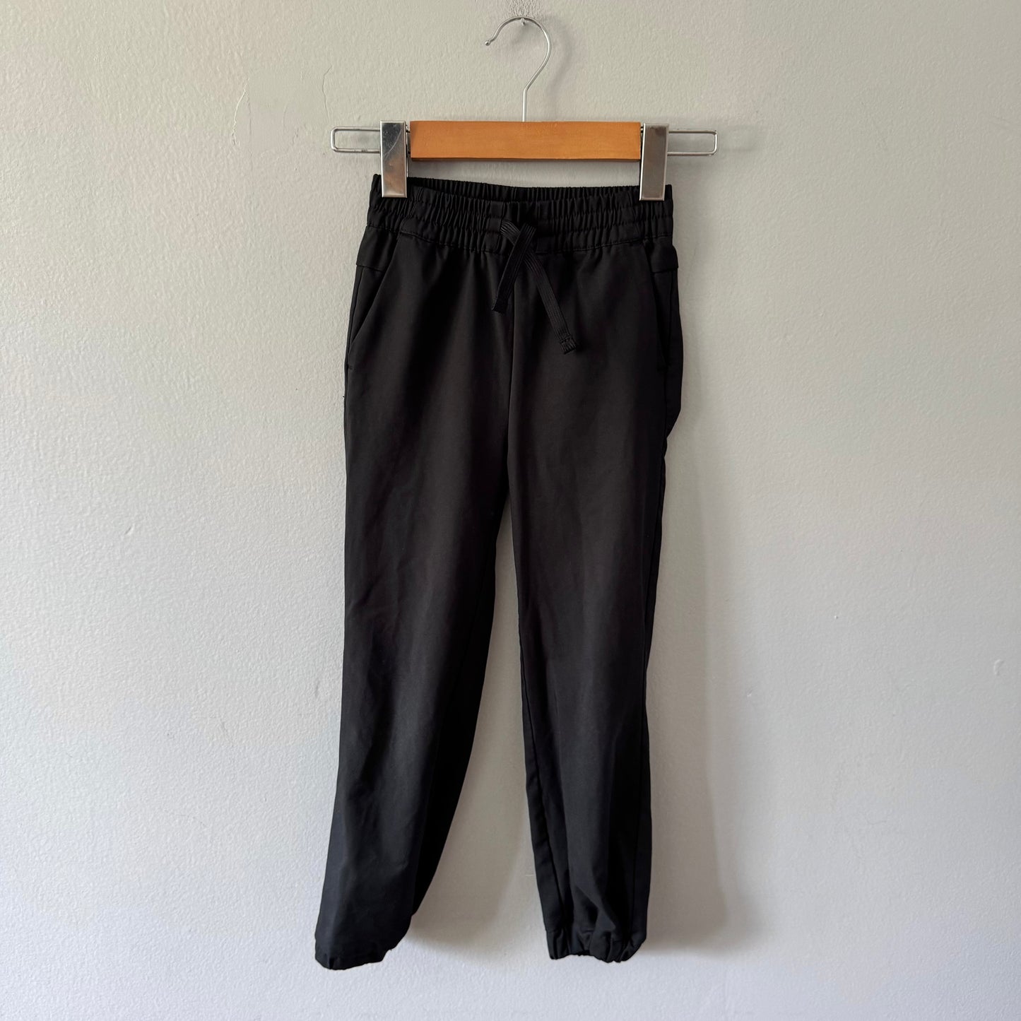 Fwd / Black active pants / 6Y