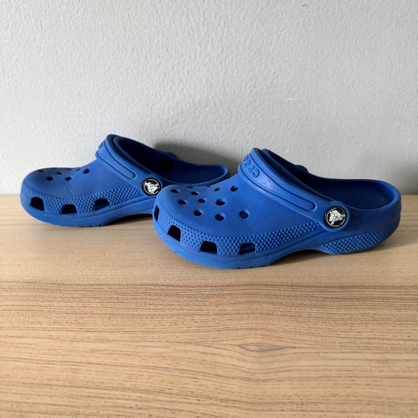 Crocs / Sandals / US12
