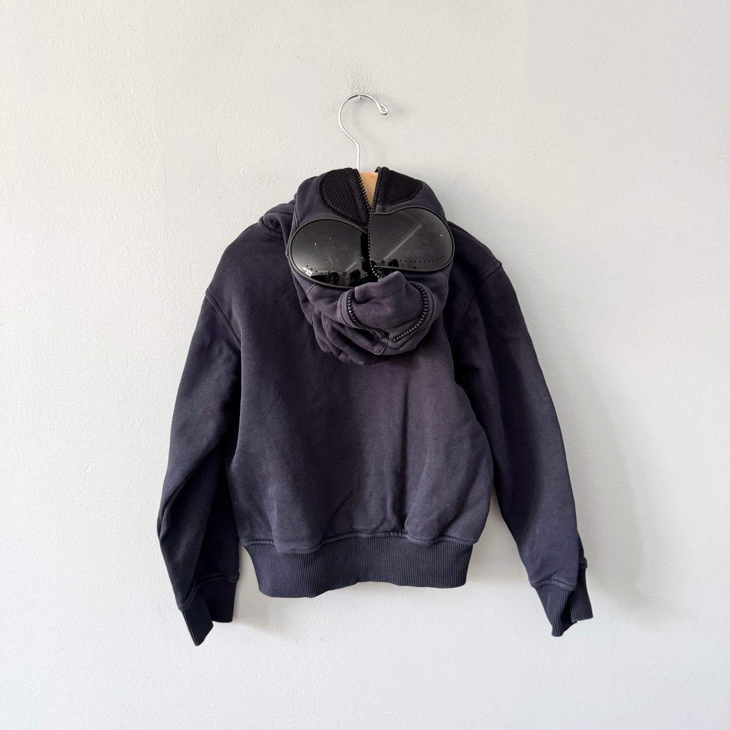 AI Riders on the storm / Sweat à capuche zippé avec masque / 6 ans