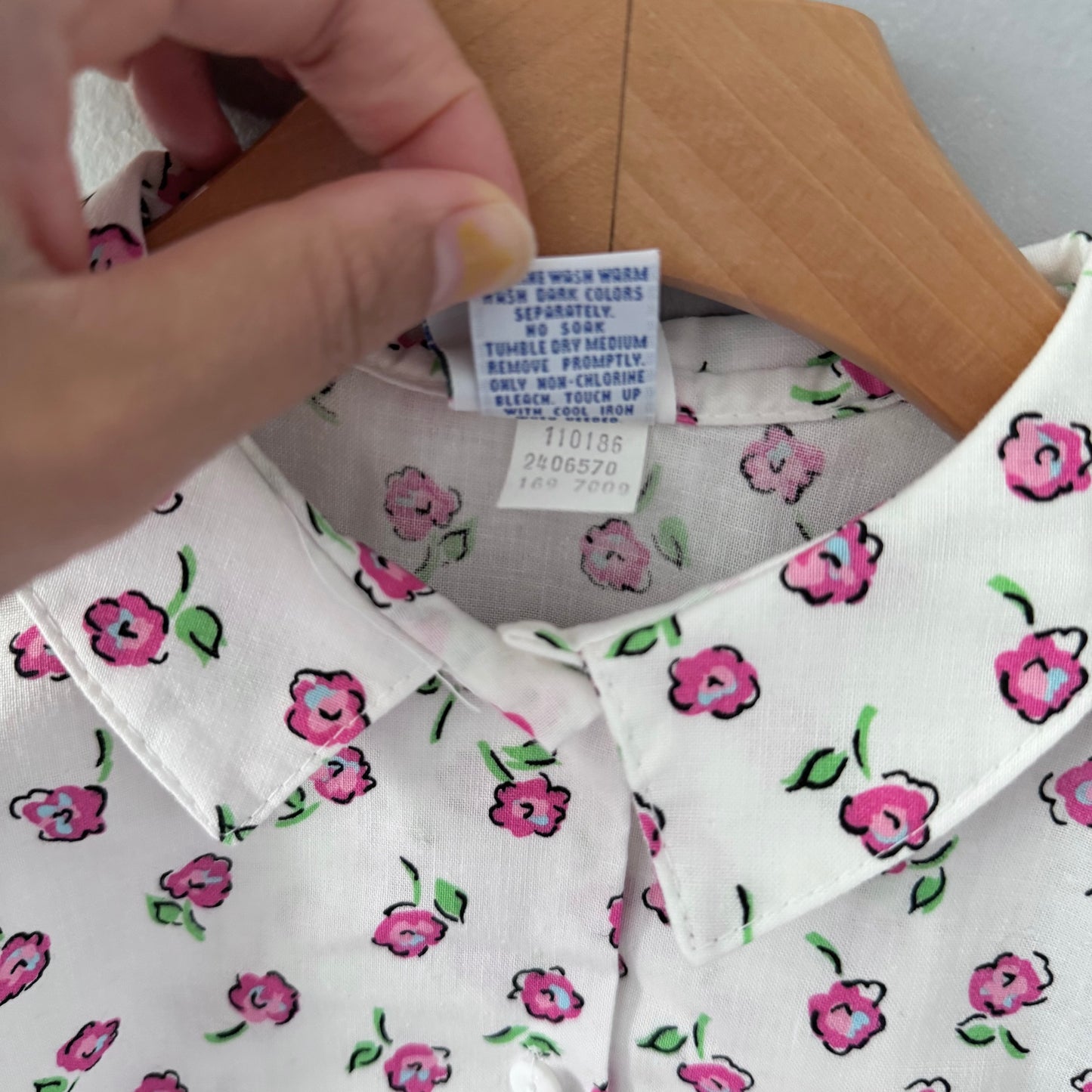 Oshkosh / White x pink flower blouse / 4Y