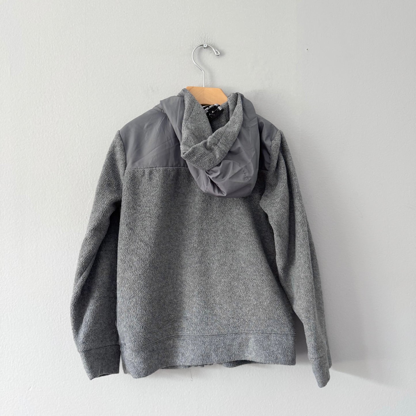 Nike / Grey zip up fleece jacket / 6-7Y