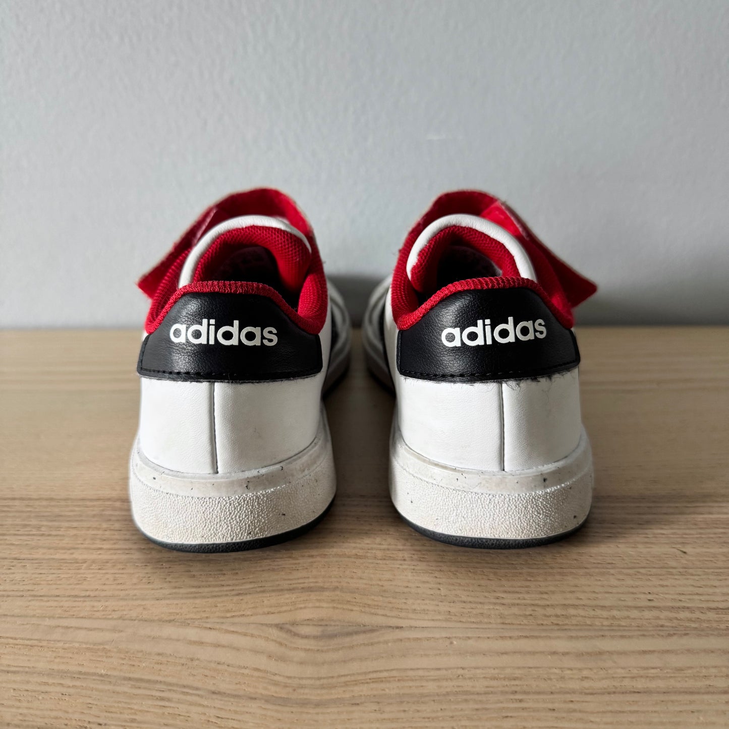 Adidas / Sneaker / US12