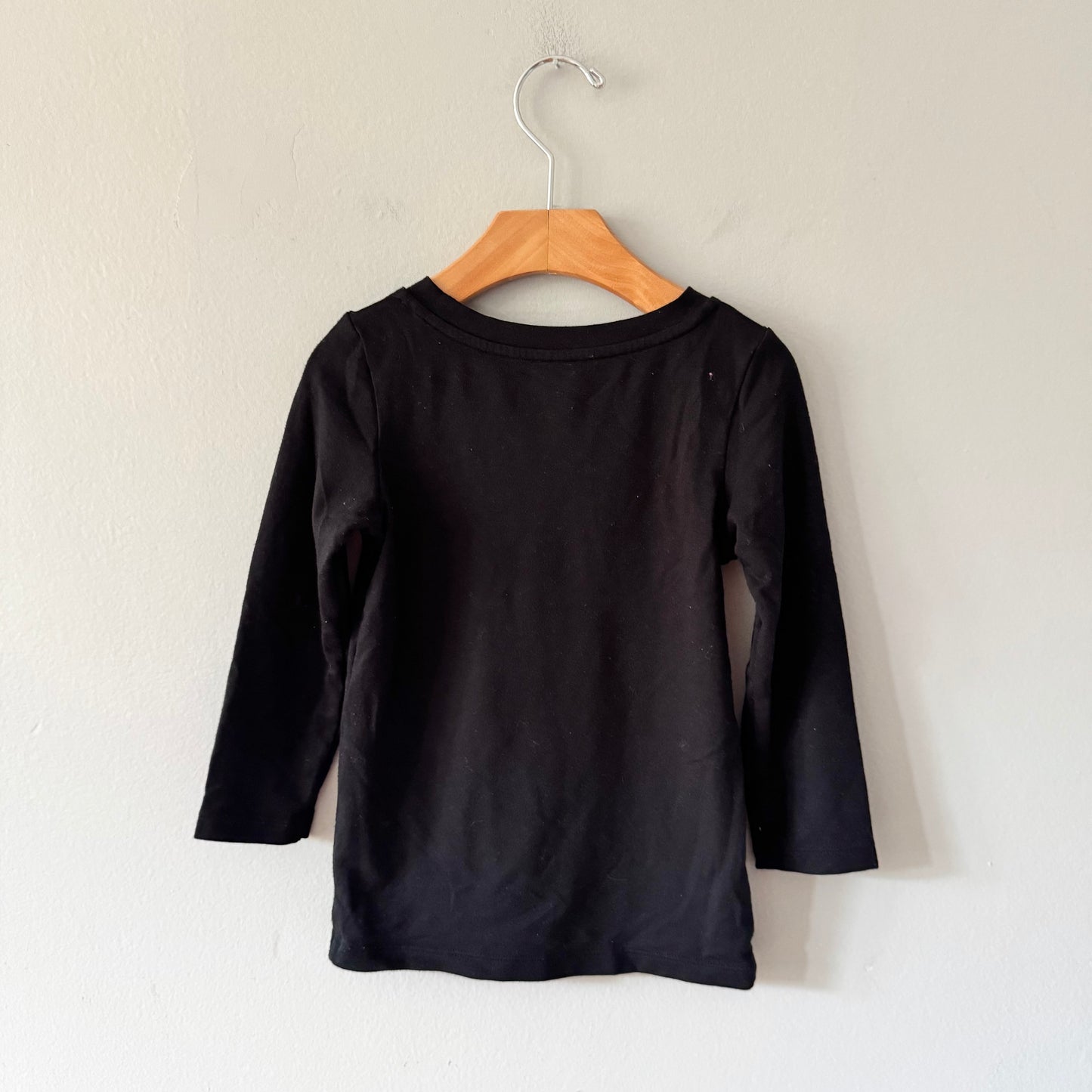 Uniqlo / Black heat tech extra warm long sleeve / 3-4Y