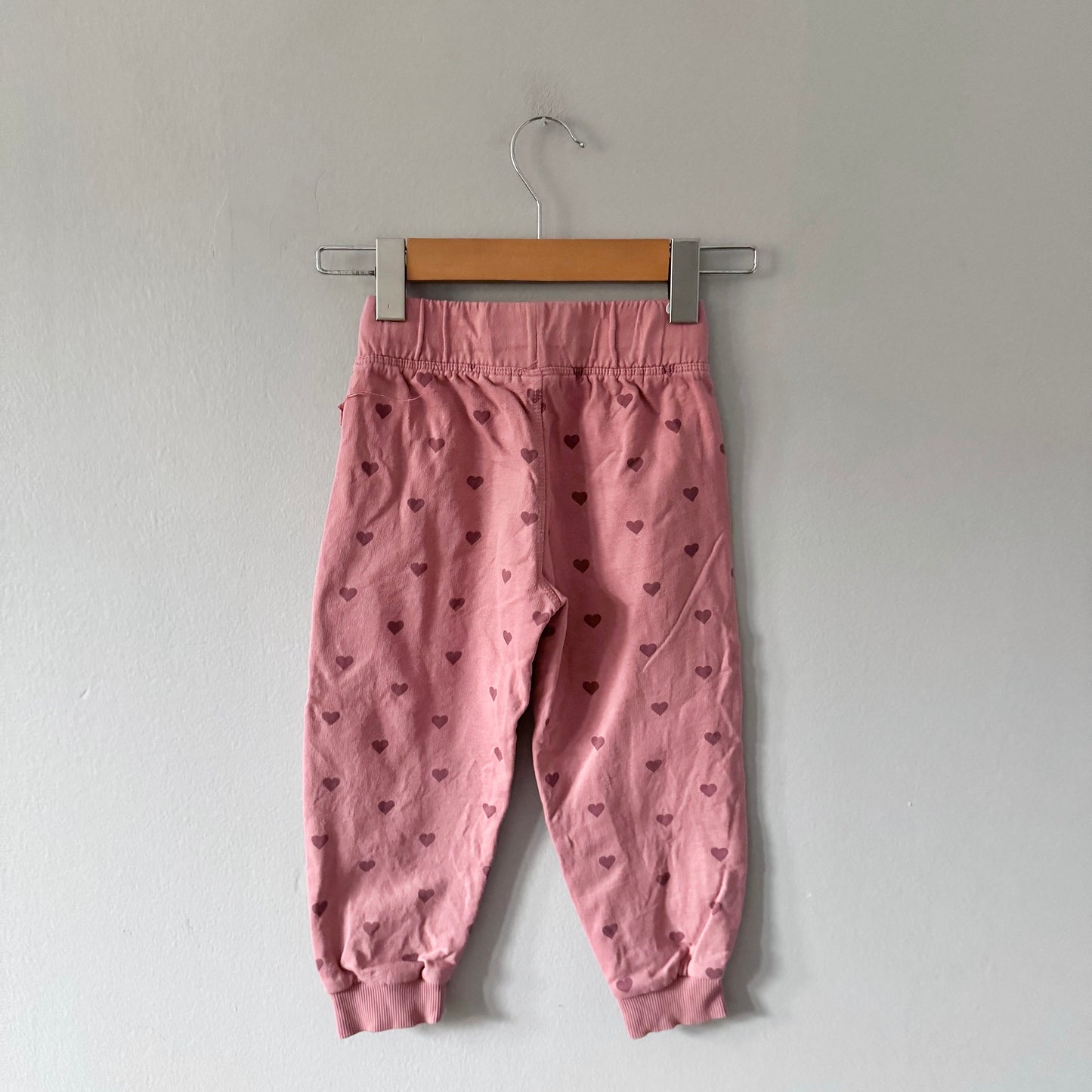 Alana / Pink x hearts sweatpants / 98(3T)