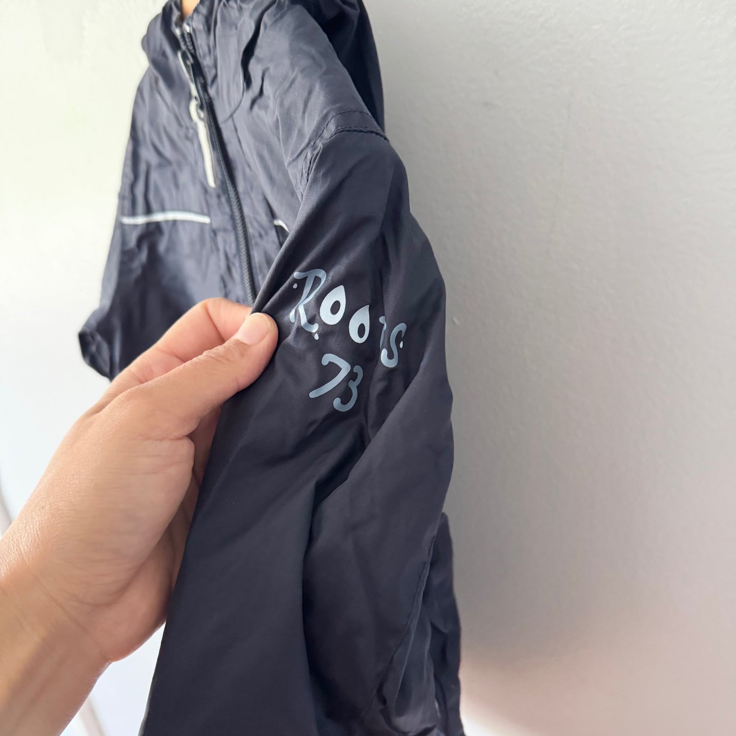 Roots / Navy windbreaker / 4T