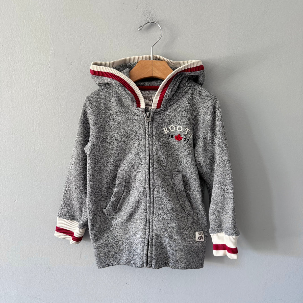 Roots cabin / Salt and pepper zip up hoodie / 4T