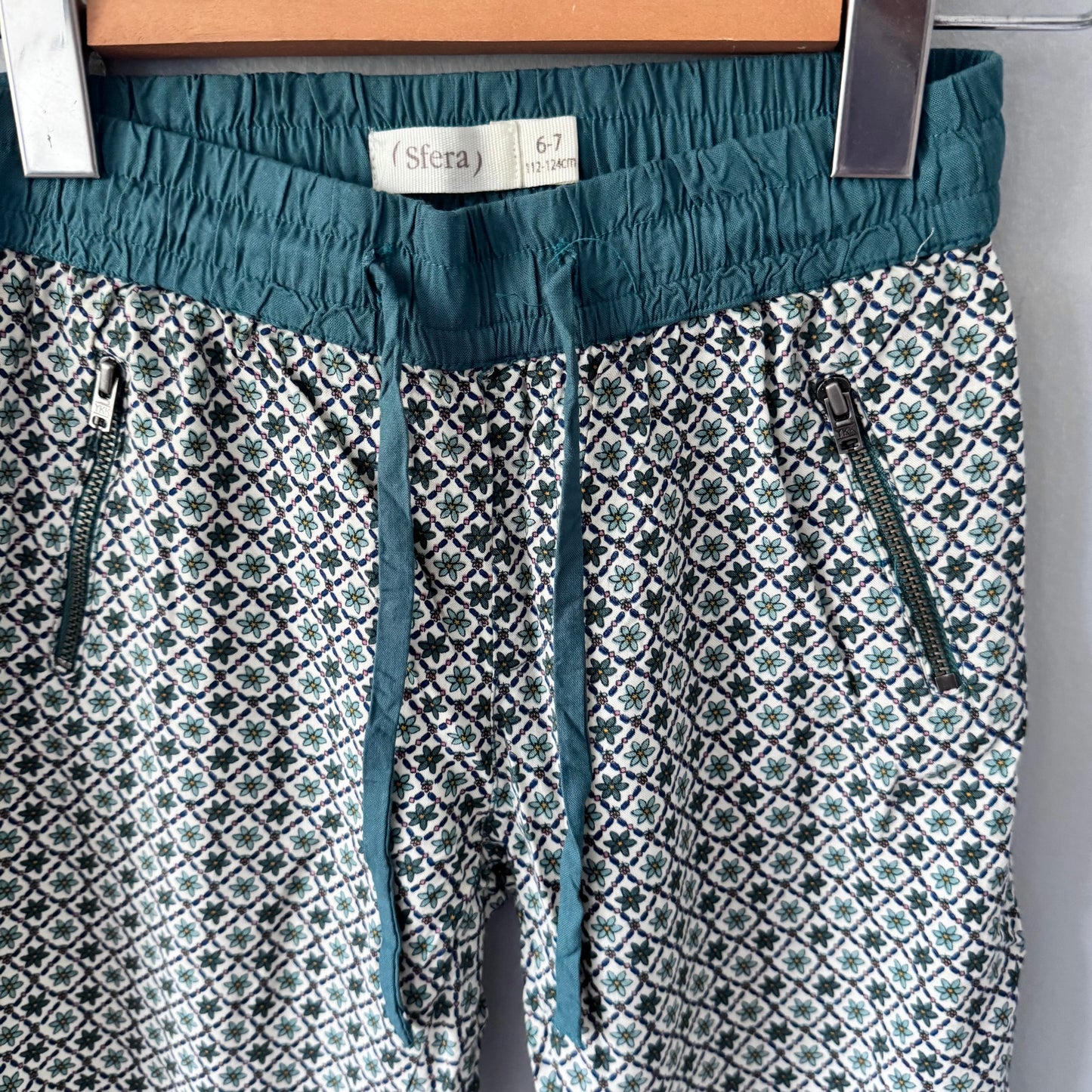 Sfera / Green x floral relax pants / 6-7Y