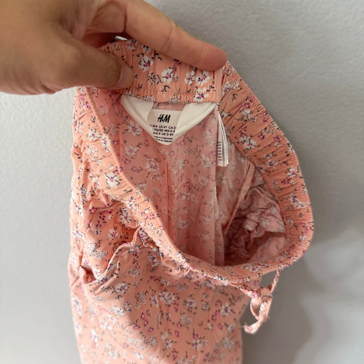 H&M / Pink floral viscose pants / 3-4Y