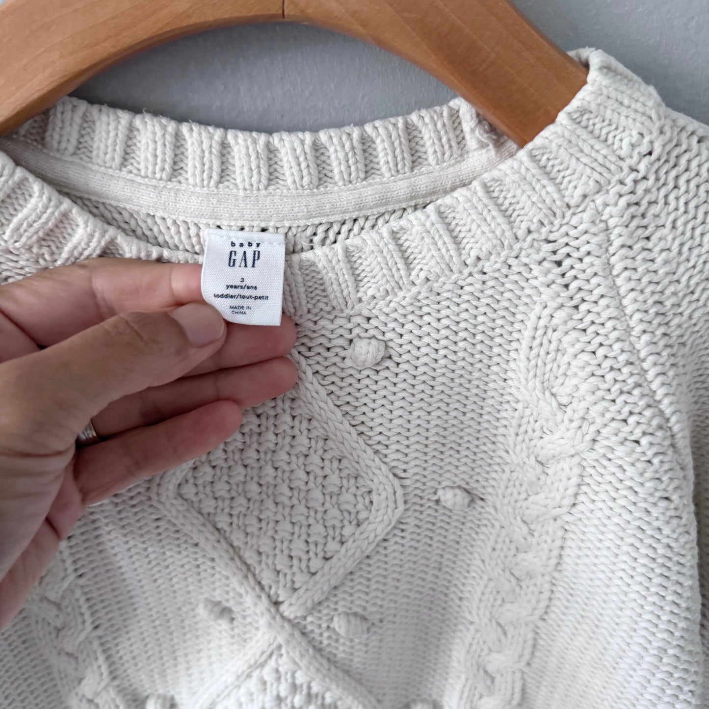 Gap / White cable cotton knit pullover / 3Y