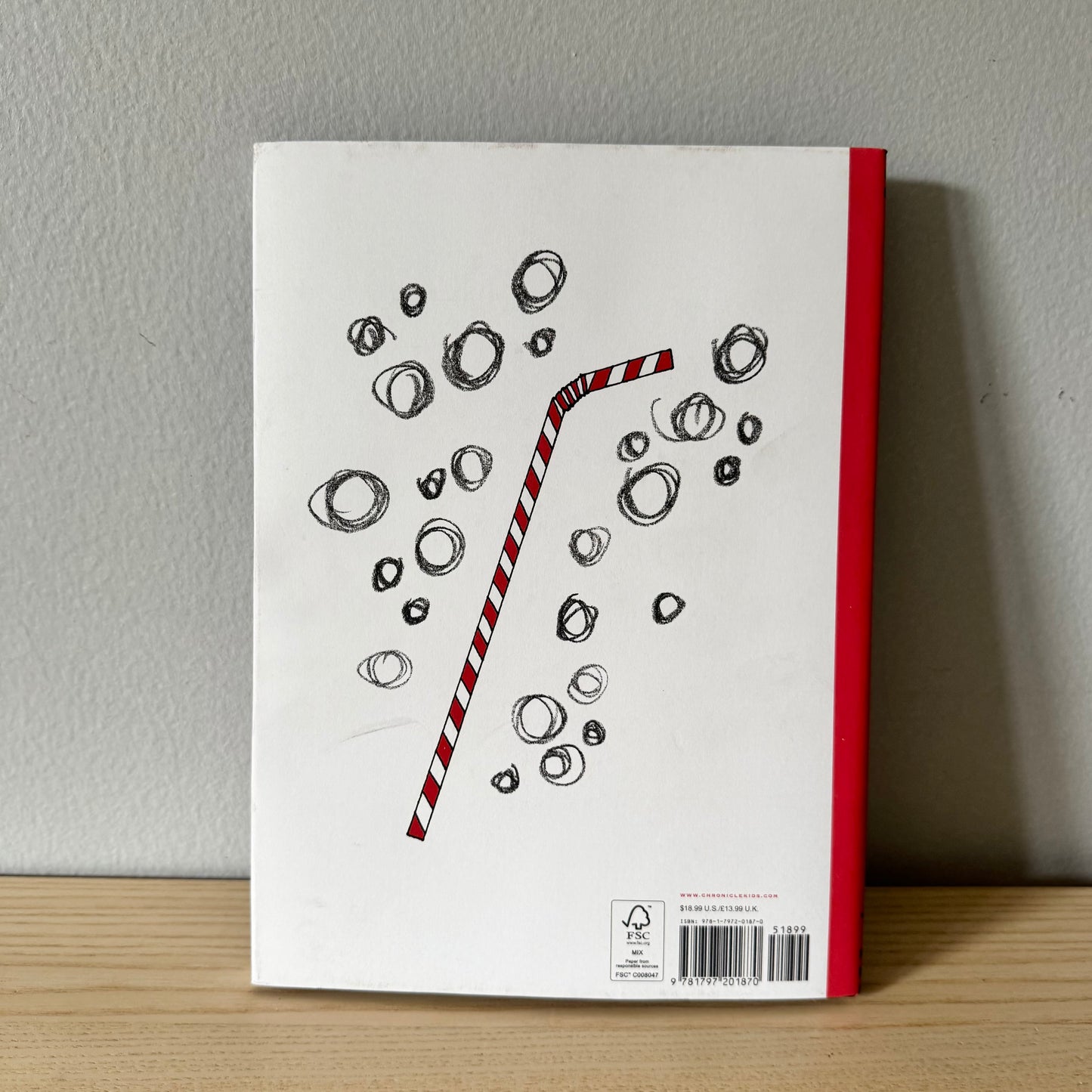 [Brand New] Line and Scribble / Debora Vogrig