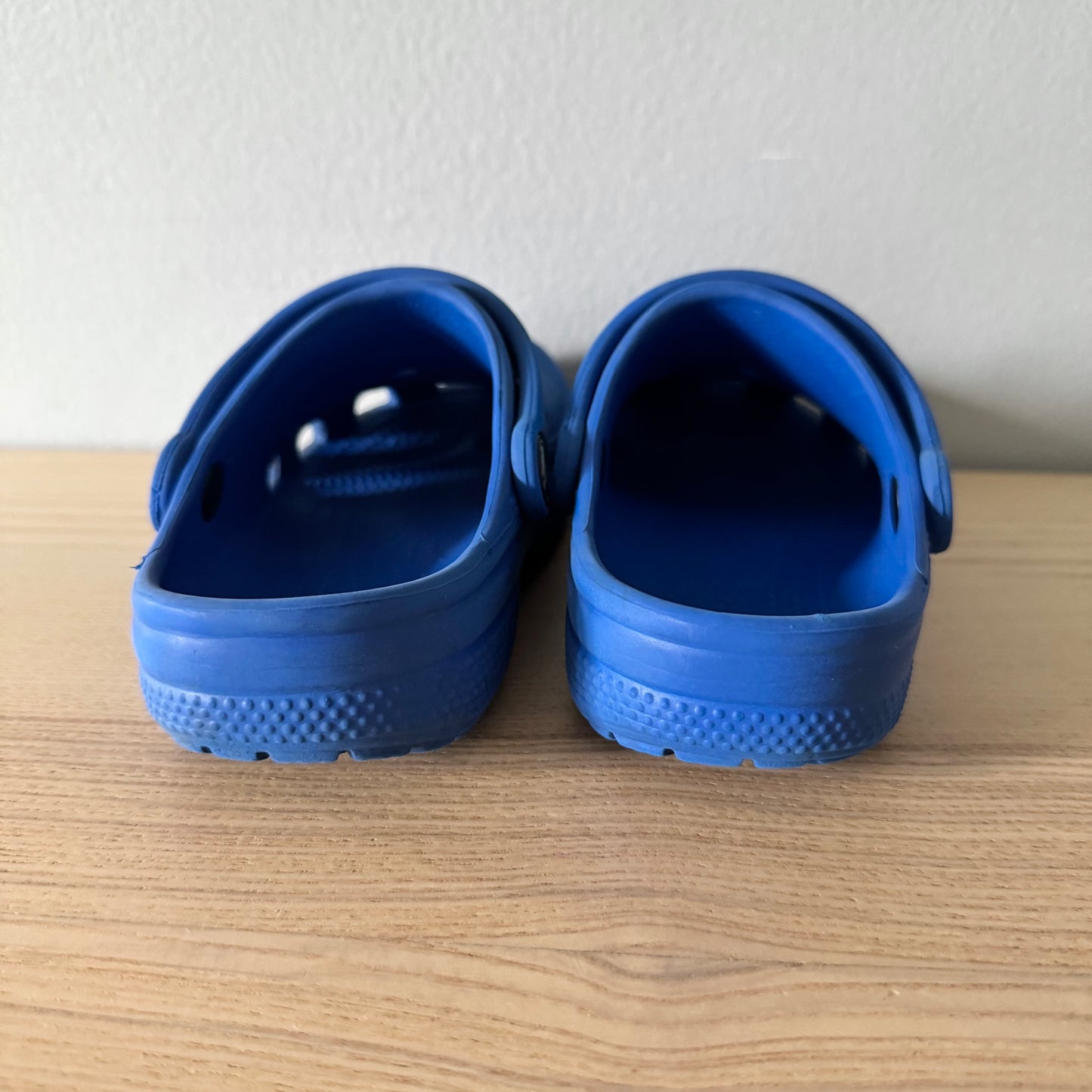 Crocs / Sandals / US12