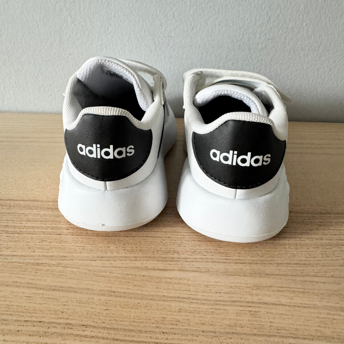 Adidas / Sneaker / US10