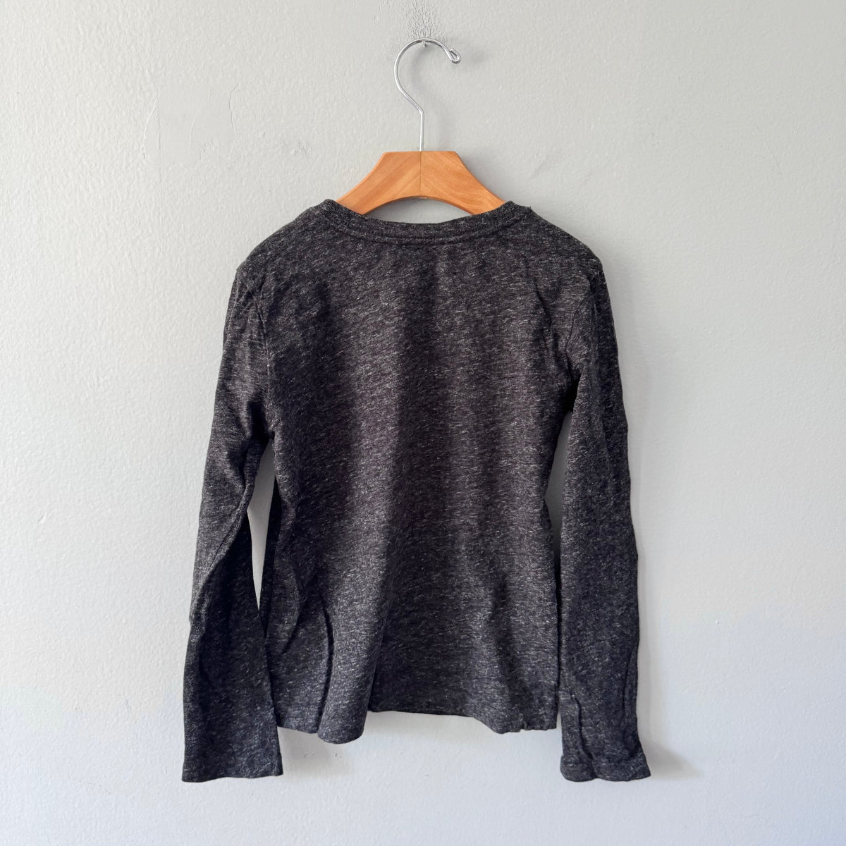 Roots / Charcoal grey long sleeve / 5-6Y
