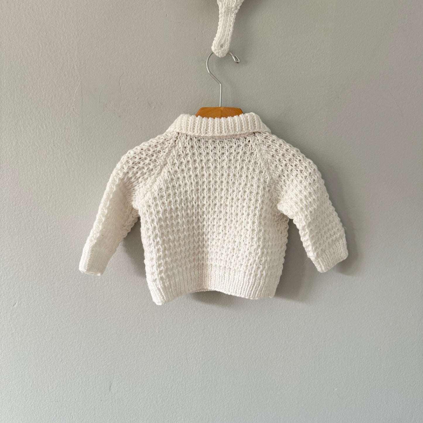 Handmade / White knit jacket + beanie set / 3M