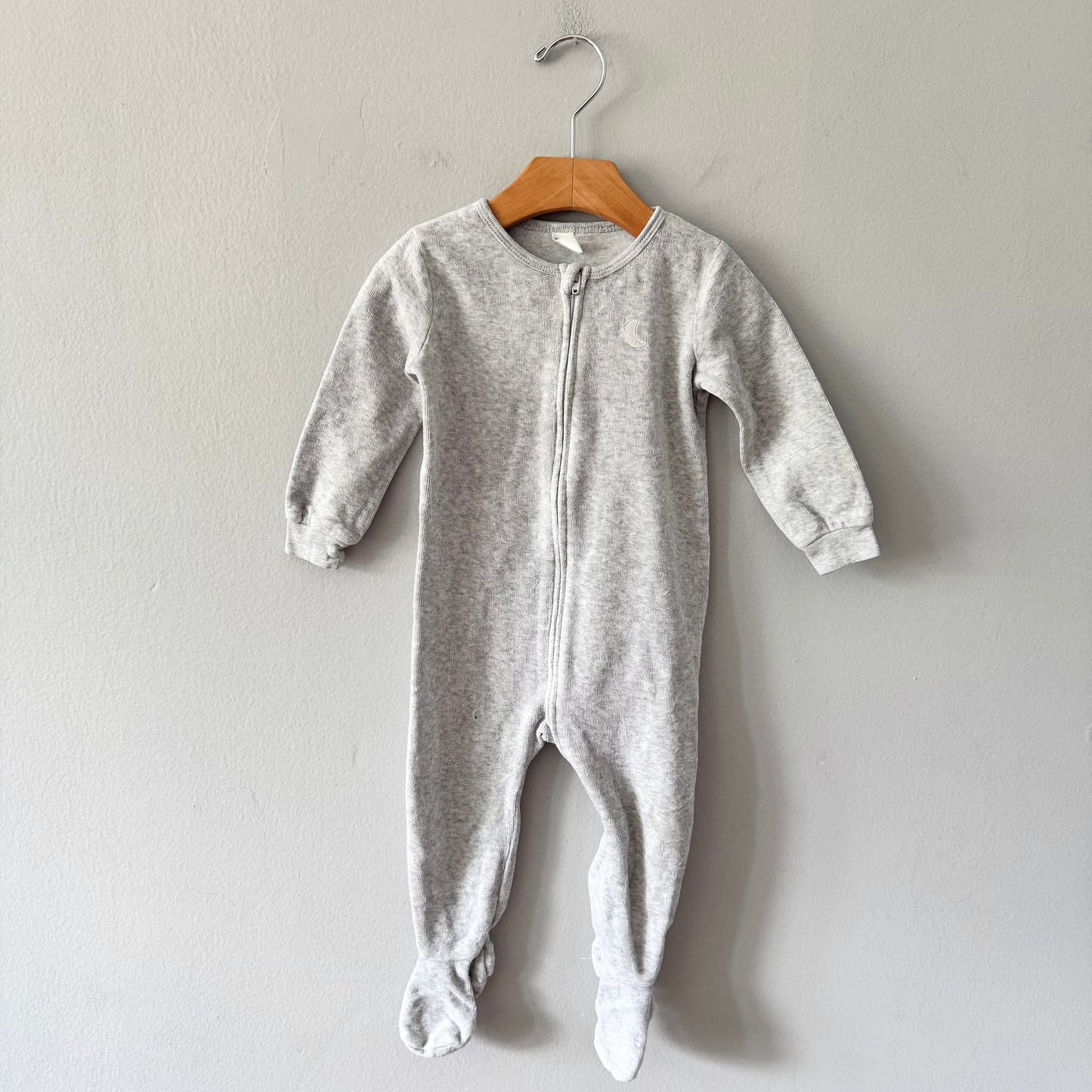 Petit lem / Light grey velour romper / 12M