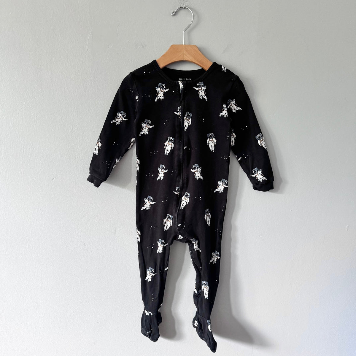 Petit lem / Black x space romper / 24M