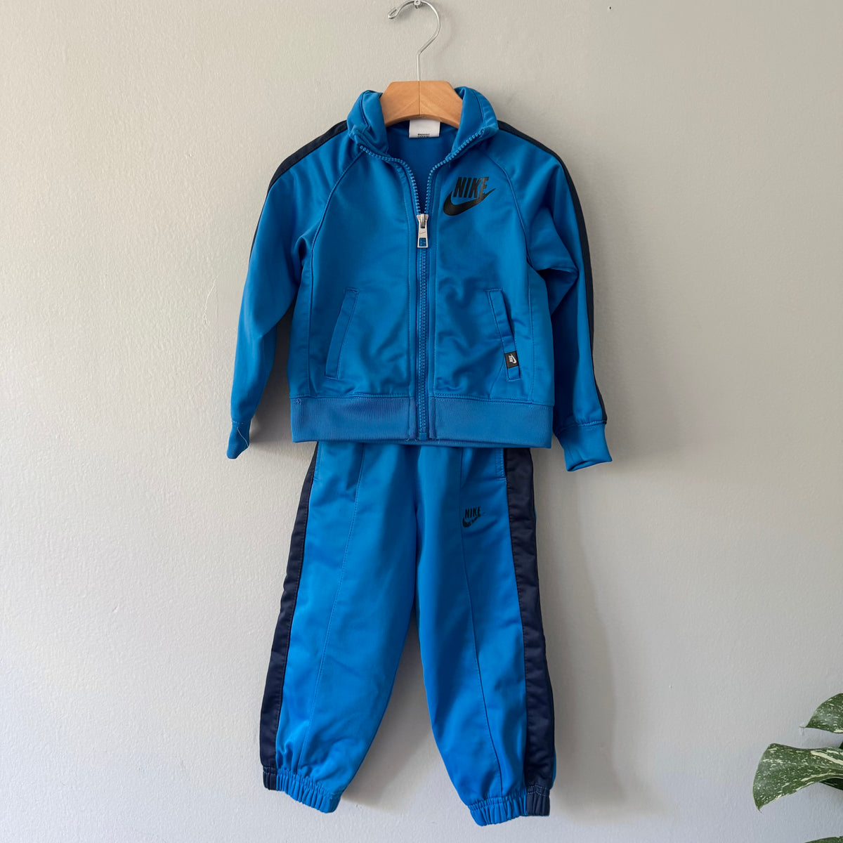 Nike / Blue x black track suit set / 2T