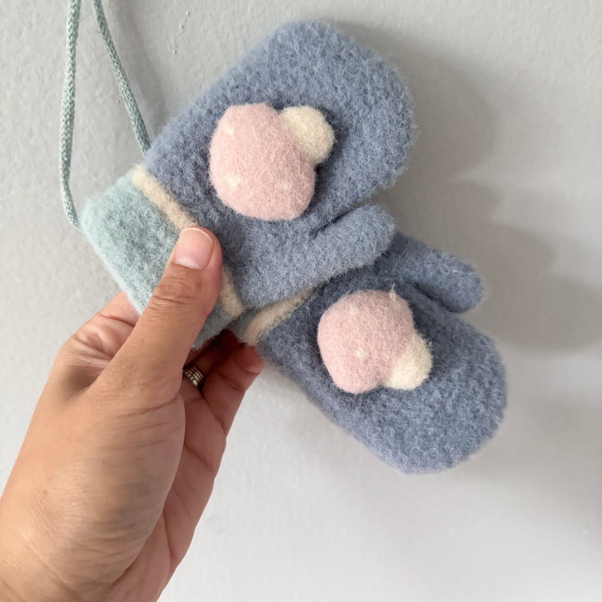 No brand / Blue x mushroom mittens / 12-24M
