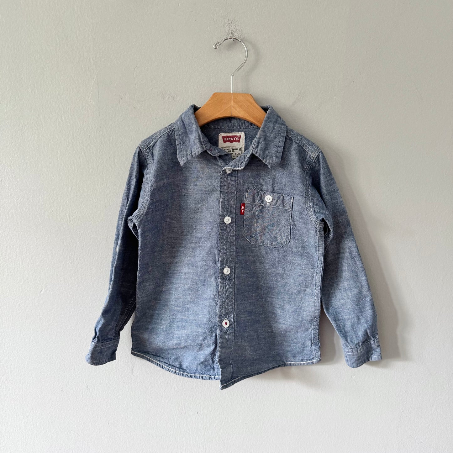 Levi's / Chambray shirt / 3-4Y