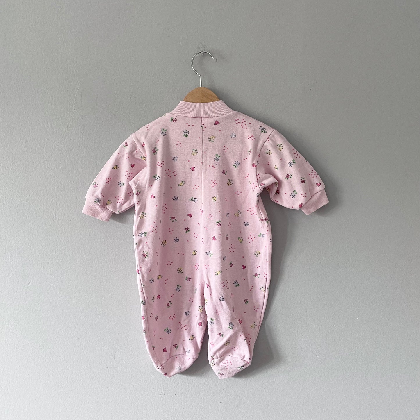 Snugabye / Pink x flower footie / 6M