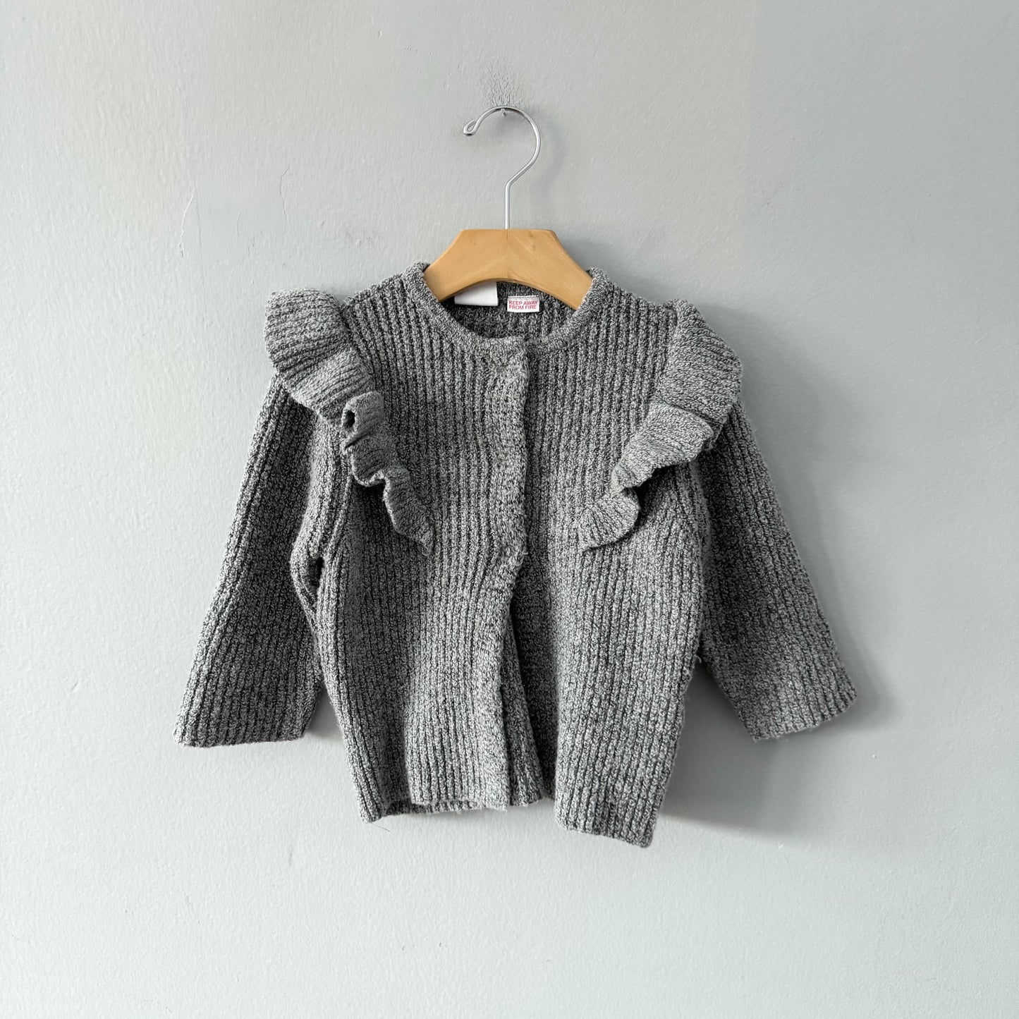 Zara / Grey ruffle knit cardigan / 12-18M
