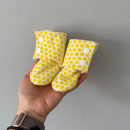 Kozy Kuttings / Yellow baby bootie / 0-6M