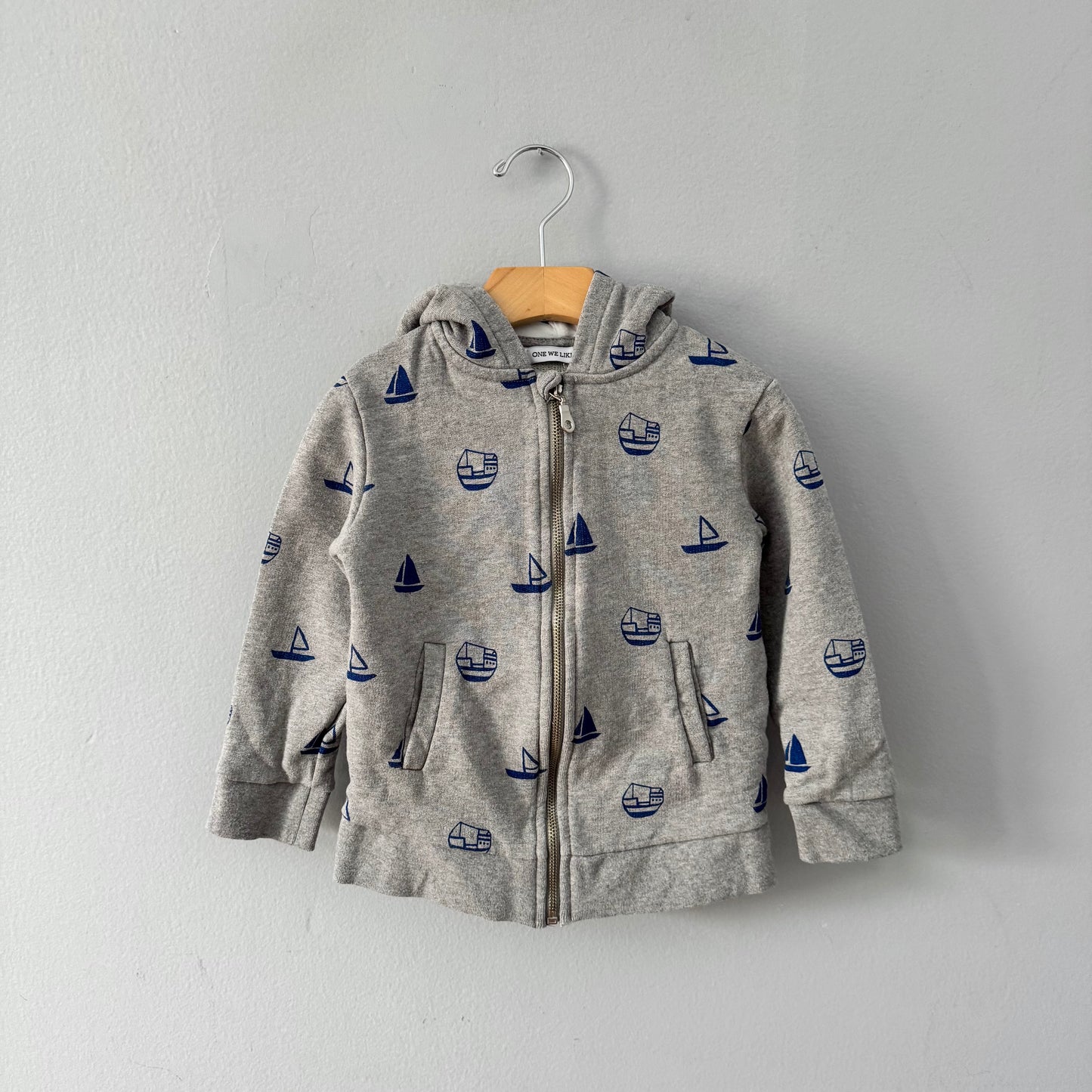 Un que nous aimons / Sweat à capuche zippé gris clair / 4A