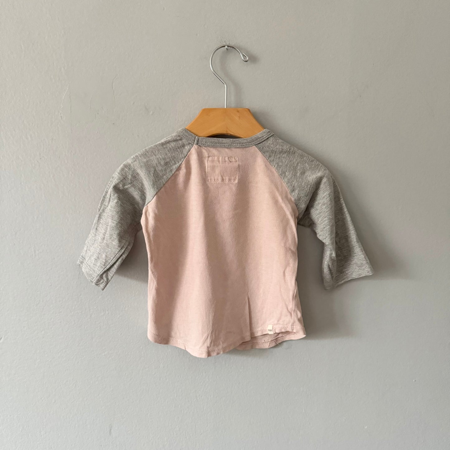 Mini mioche / Light grey, pink raglan shirt / 12-18M