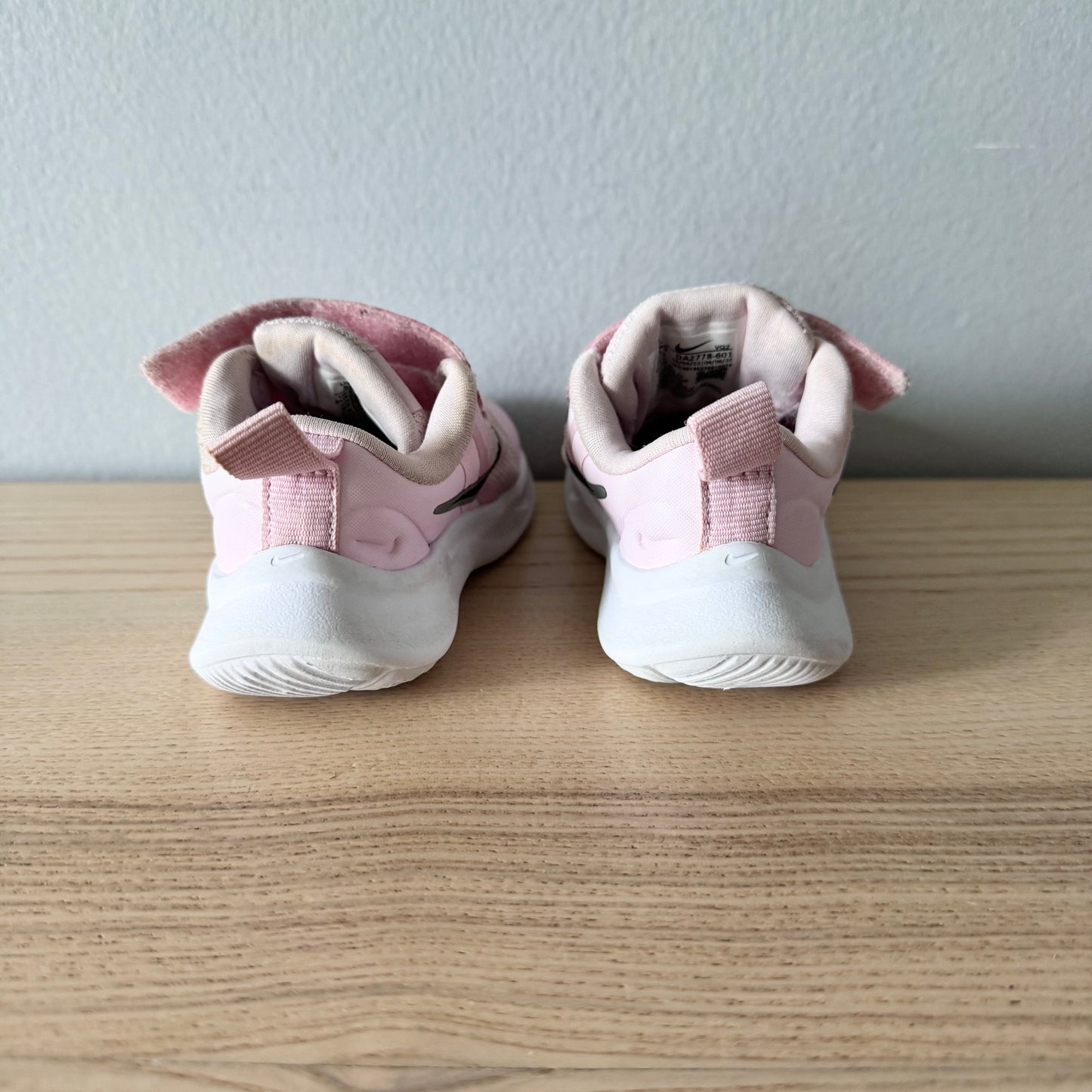 Nike / Baskets rose clair / US5