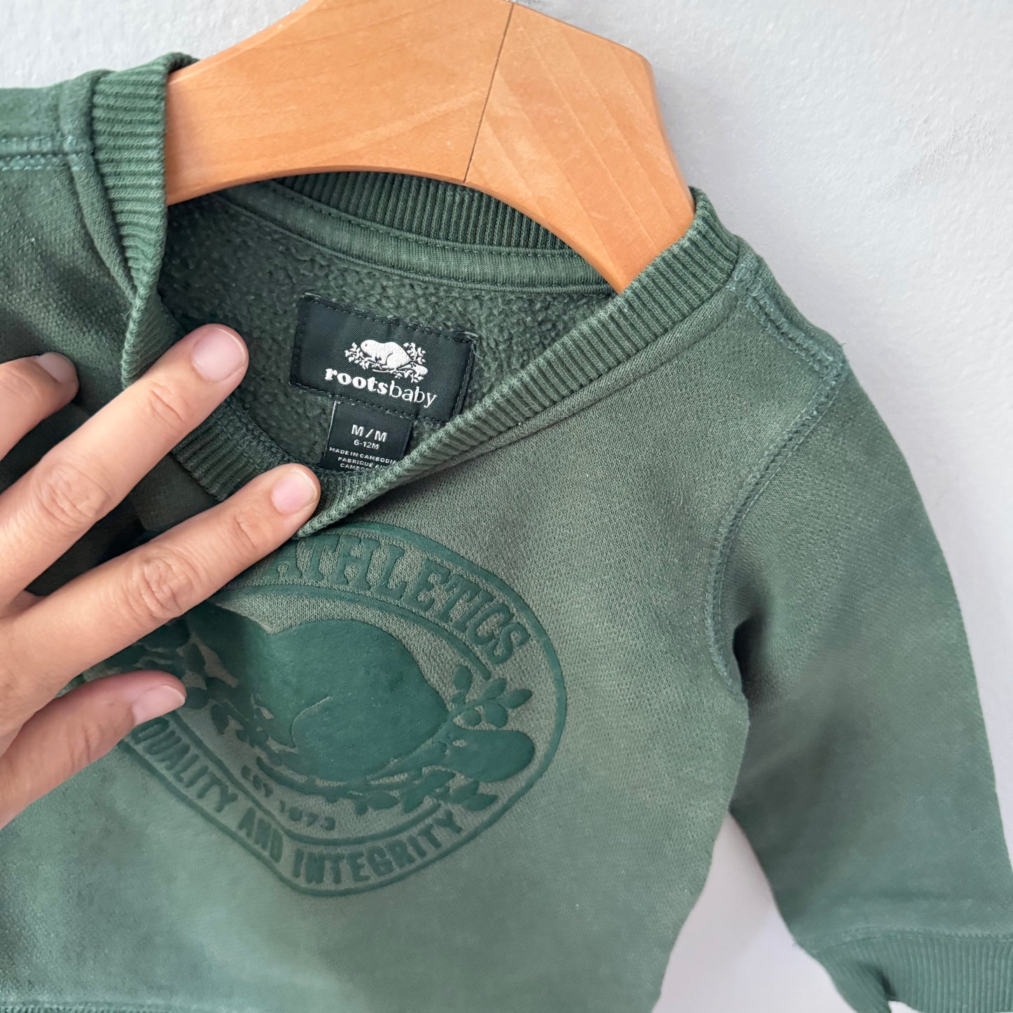 Roots / Green sweatshirt / 6-12M