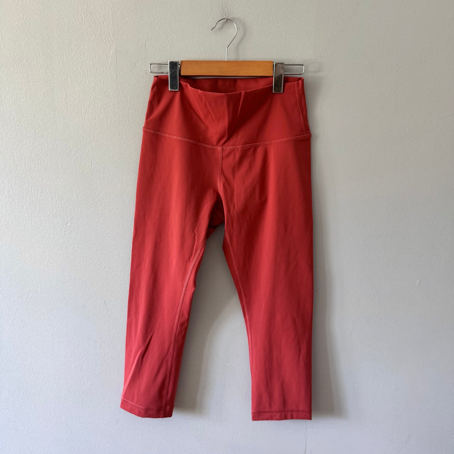 Lululemon / Orange cropped leggings / Women 6-8